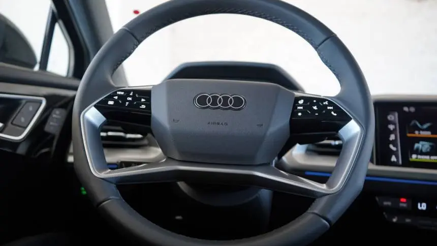 2025 Audi Q4 e-tron WA1LUBFZ9SP041962
