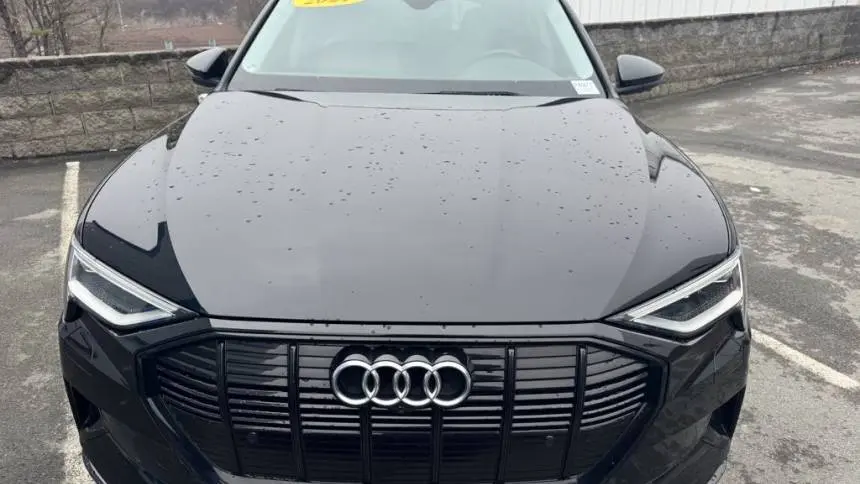 2021 Audi e-tron WA1LABGE9MB027046