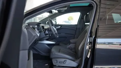 2025 Audi Q4 e-tron WA1LUBFZ9SP041962
