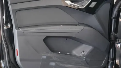 2025 Audi Q4 e-tron WA1LUBFZ9SP041962