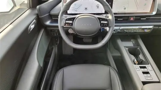 2025 Hyundai IONIQ 6 KMHM54AA2SA096532