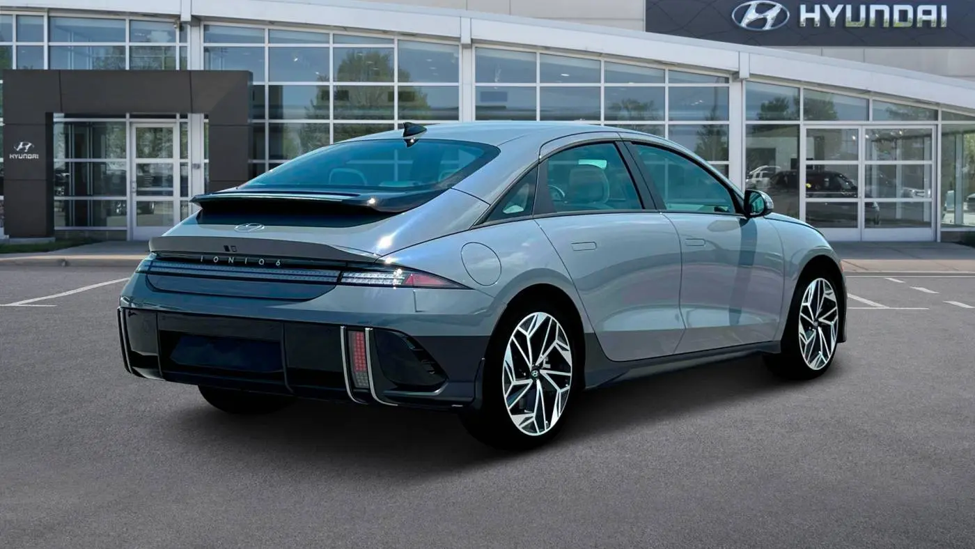 2025 Hyundai IONIQ 6 KMHM34AC8SA099068
