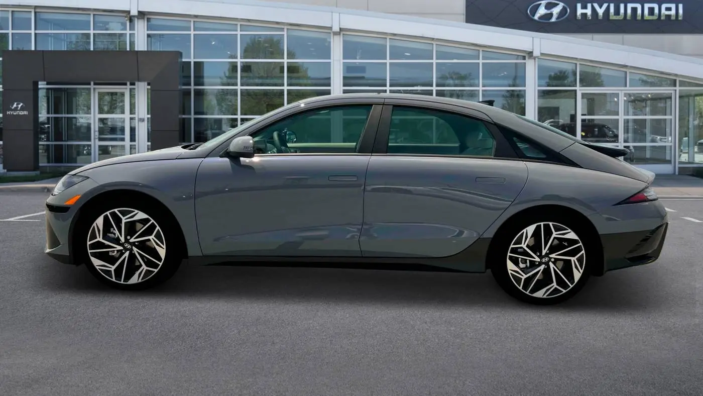2025 Hyundai IONIQ 6 KMHM34AC8SA099068