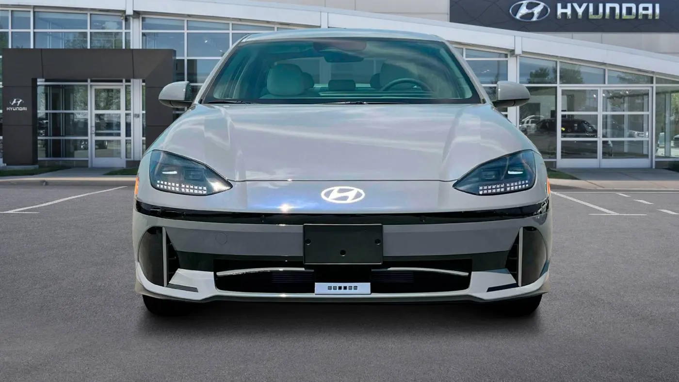 2025 Hyundai IONIQ 6 KMHM34AC8SA099068
