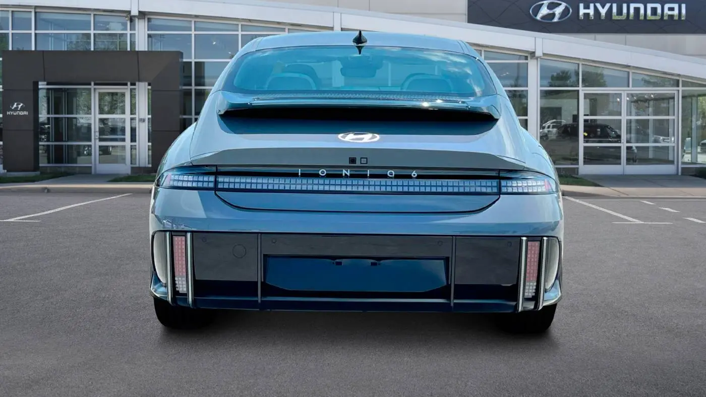 2025 Hyundai IONIQ 6 KMHM34AC8SA099068
