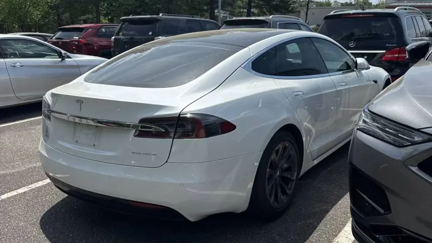2020 Tesla Model S 5YJSA1E22LF372323
