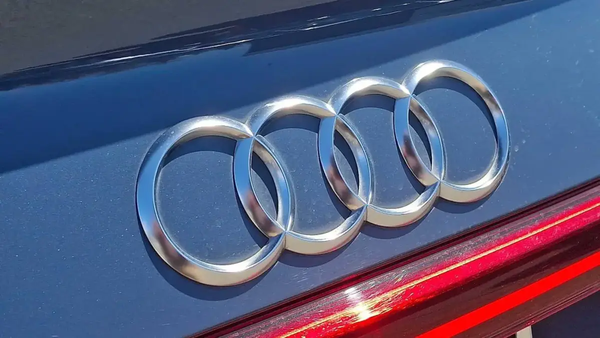 2022 Audi e-tron S - Images - 30