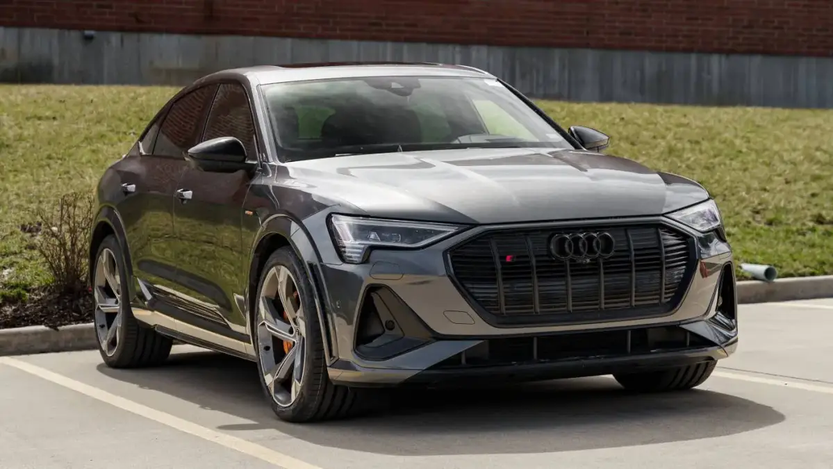 2022 Audi e-tron S - Images - 2