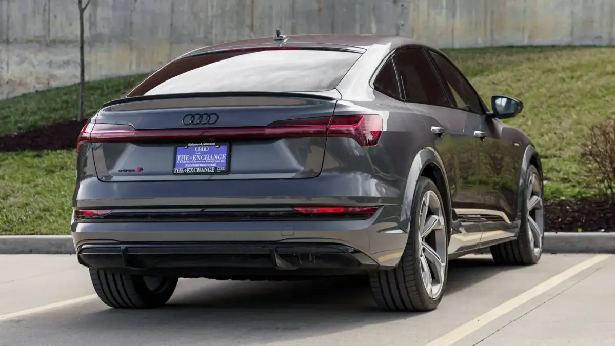 2022 Audi e-tron S - Images - 3
