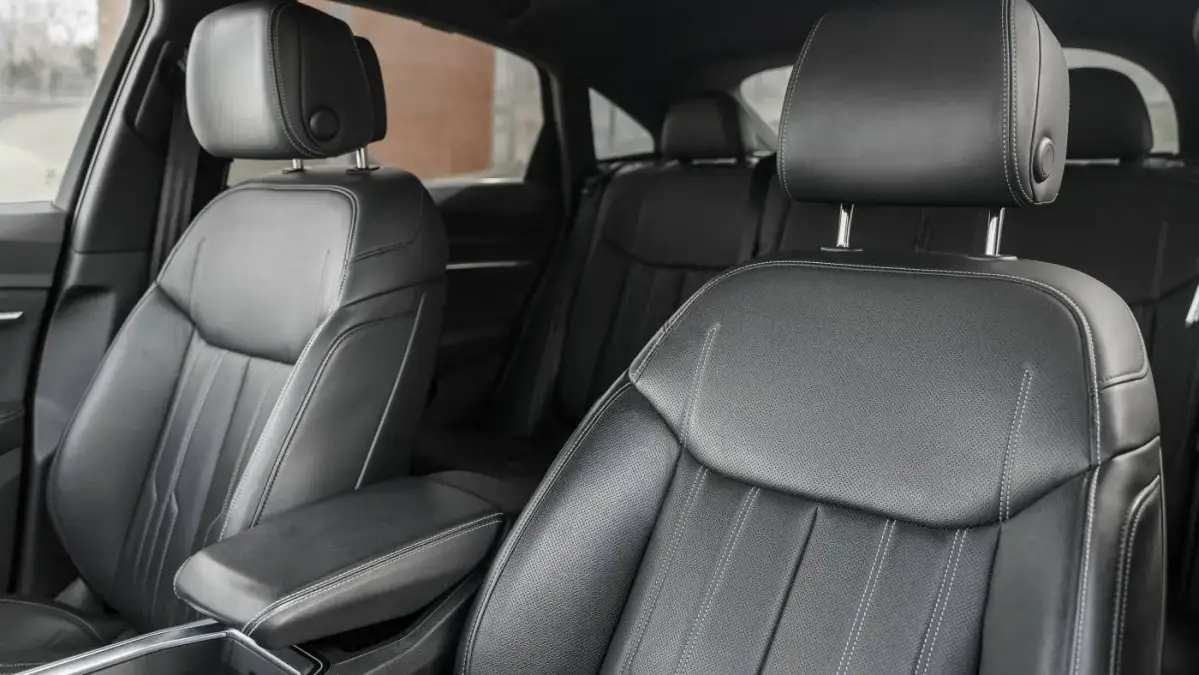 2022 Audi e-tron S - Images - 20
