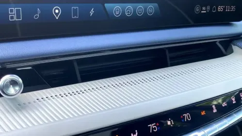 2025 Cadillac OPTIQ 3GYK3DMR2SS161567