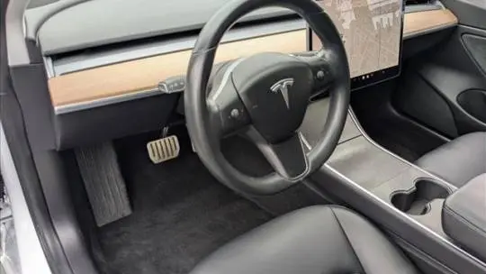2018 Tesla Model 3 5YJ3E1EB5JF170985