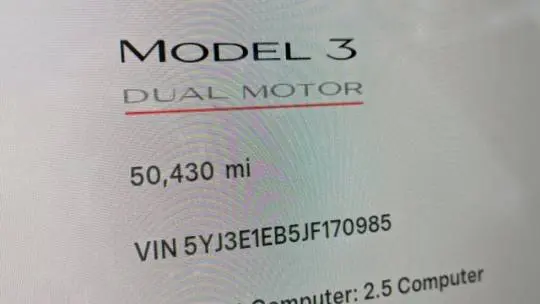 2018 Tesla Model 3 5YJ3E1EB5JF170985