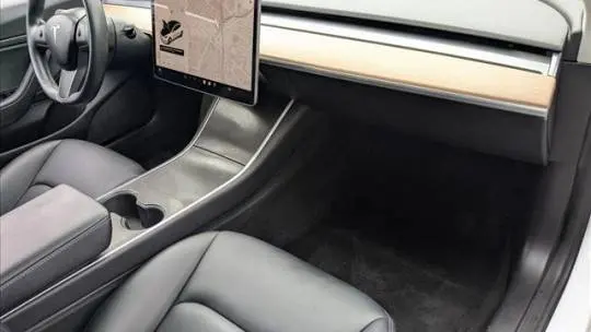 2018 Tesla Model 3 5YJ3E1EB5JF170985