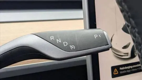 2018 Tesla Model 3 5YJ3E1EB5JF170985