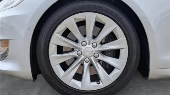 2018 Tesla Model S 5YJSA1E29JF251575