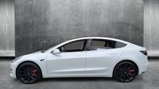 2018 Tesla Model 3 5YJ3E1EB5JF170985