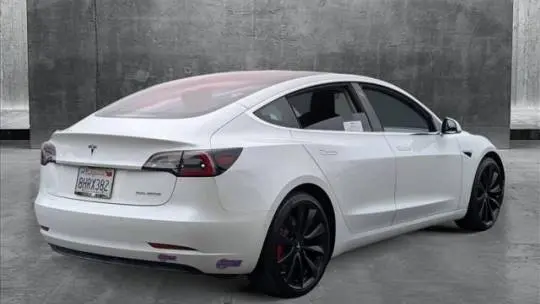 2018 Tesla Model 3 5YJ3E1EB5JF170985