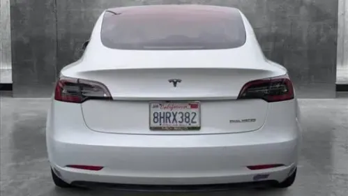 2018 Tesla Model 3 5YJ3E1EB5JF170985