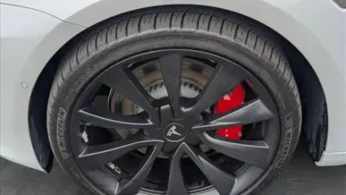 2018 Tesla Model 3 5YJ3E1EB5JF170985
