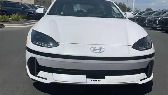 2025 Hyundai IONIQ 6 KMHM34AA0SA098172