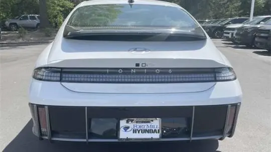 2025 Hyundai IONIQ 6 KMHM34AA0SA098172