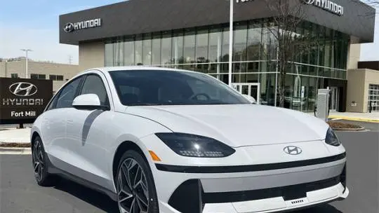2025 Hyundai IONIQ 6 KMHM34AA0SA098172
