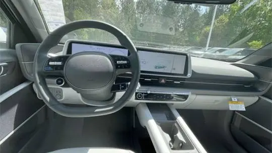 2025 Hyundai IONIQ 6 KMHM34AA0SA098172