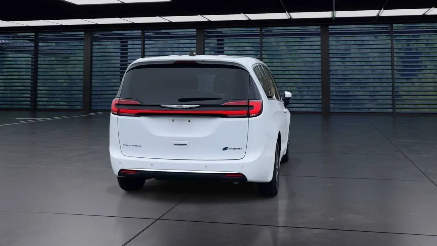 2023 Chrysler Pacifica 2C4RC1L70PR575812