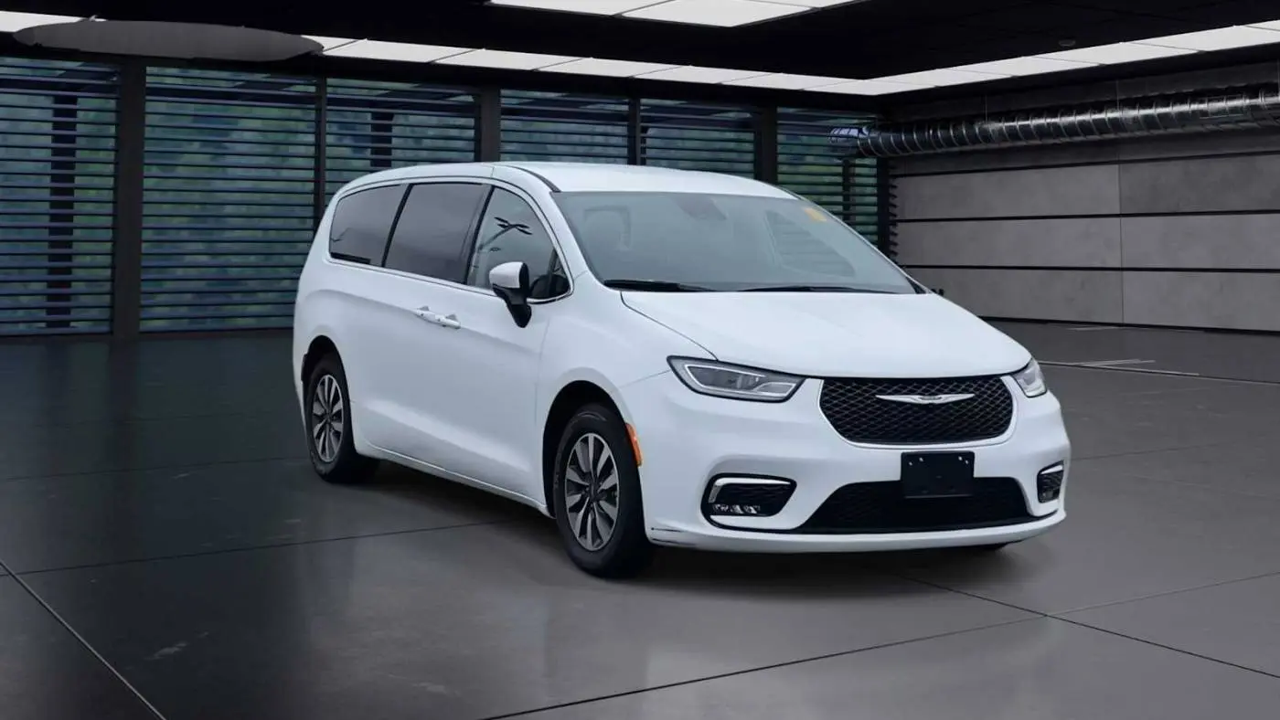 2023 Chrysler Pacifica 2C4RC1L70PR575812