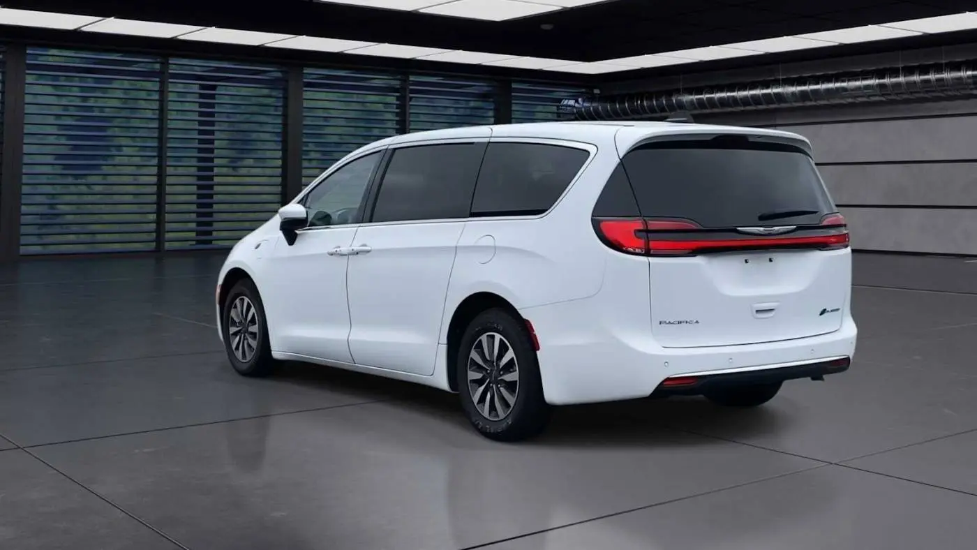 2023 Chrysler Pacifica 2C4RC1L70PR575812