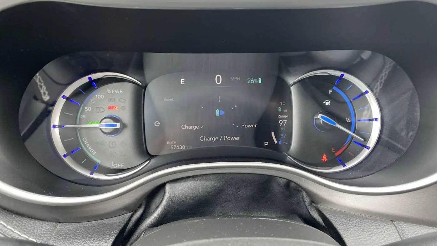 2023 Chrysler Pacifica 2C4RC1L70PR575812