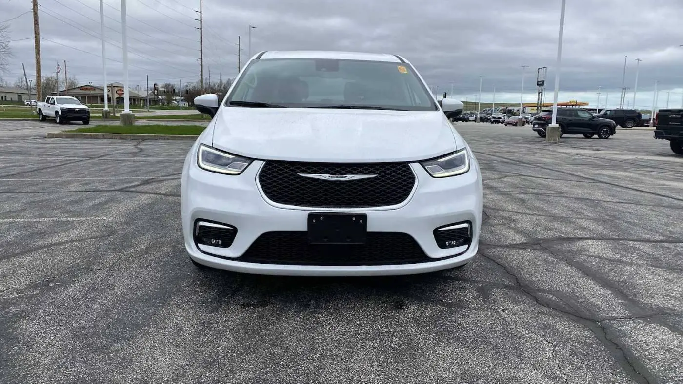 2023 Chrysler Pacifica 2C4RC1L70PR575812