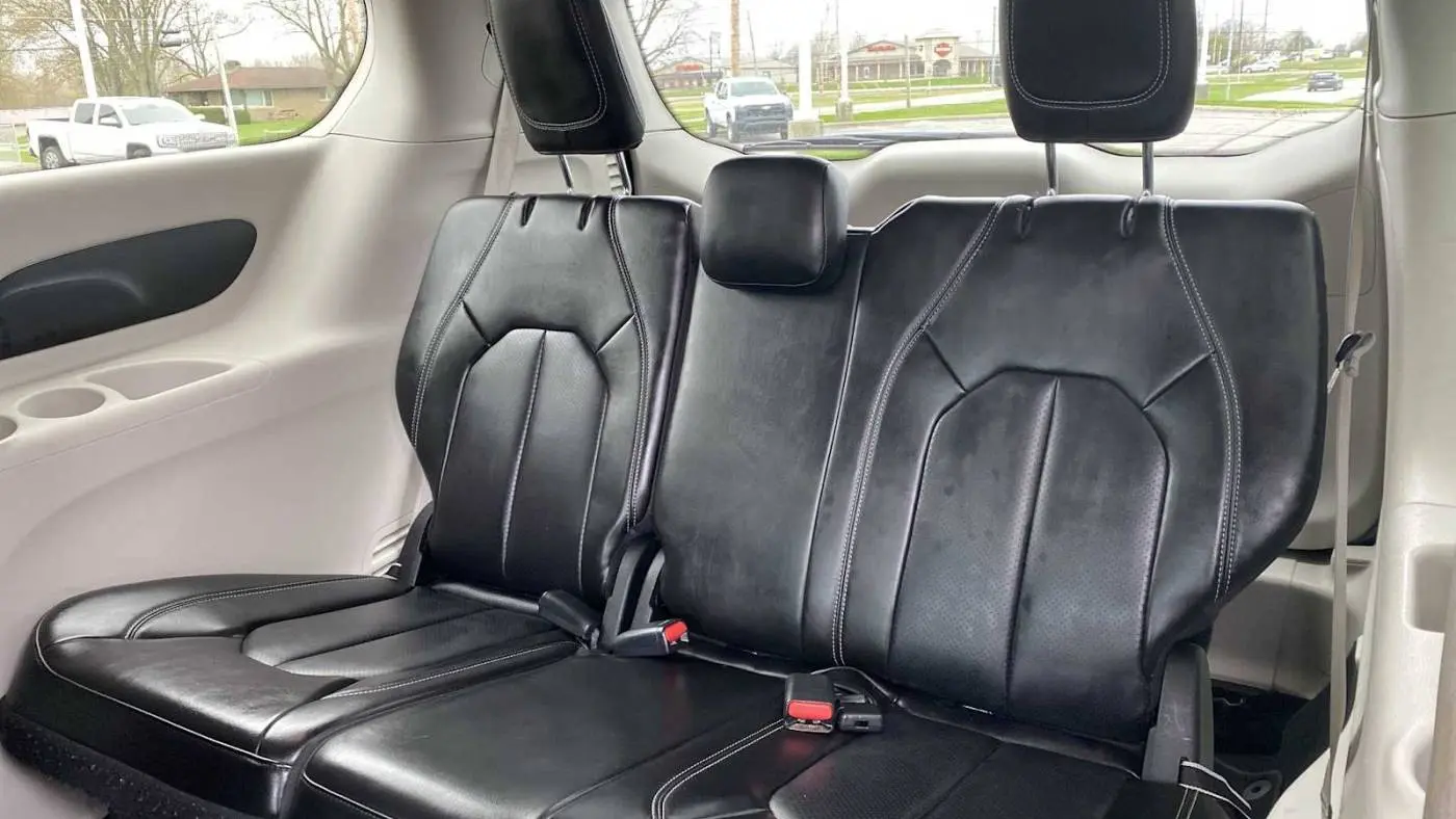 2023 Chrysler Pacifica 2C4RC1L70PR575812