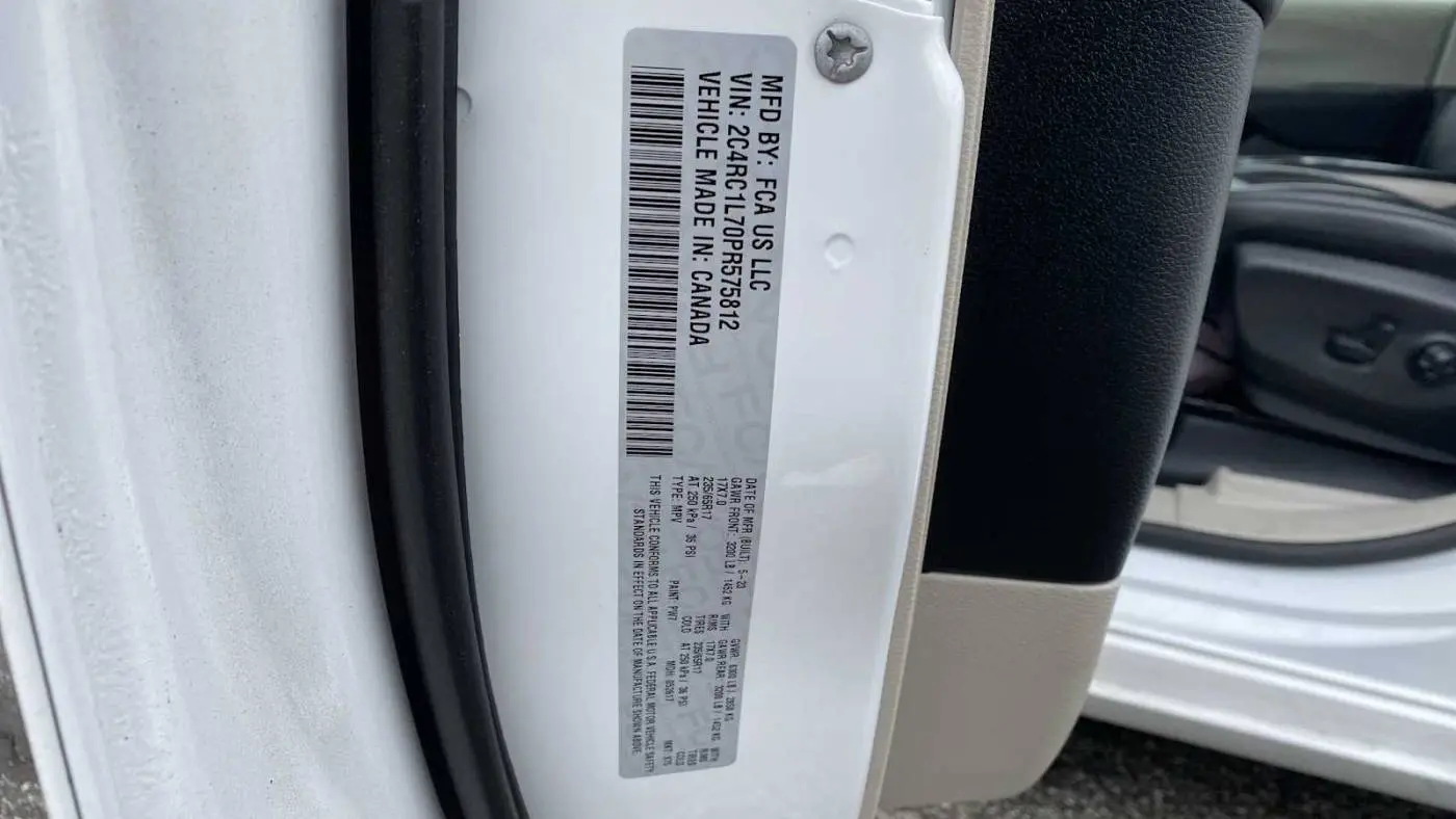 2023 Chrysler Pacifica 2C4RC1L70PR575812