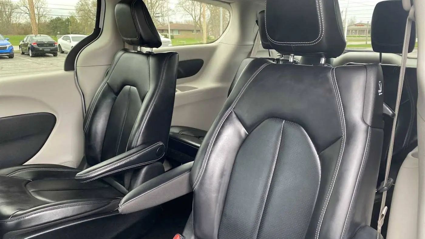 2023 Chrysler Pacifica 2C4RC1L70PR575812