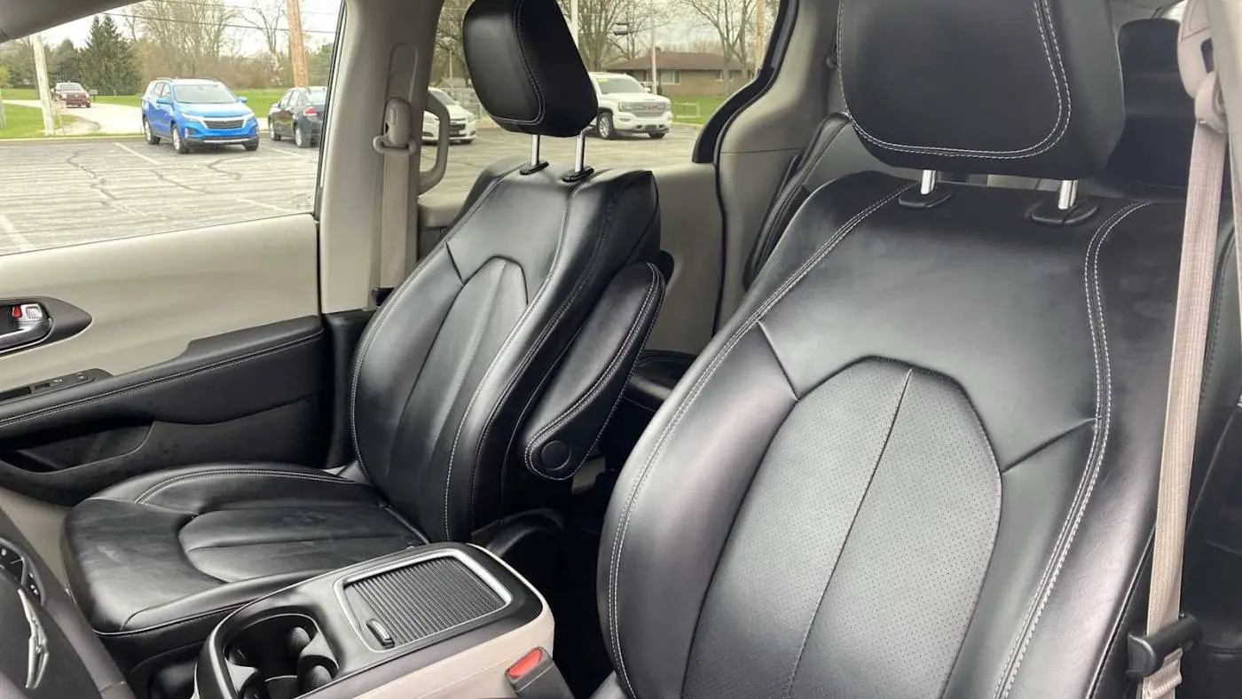 2023 Chrysler Pacifica 2C4RC1L70PR575812