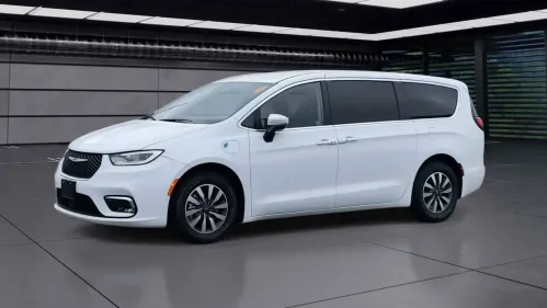 2023 Chrysler Pacifica 2C4RC1L70PR575812