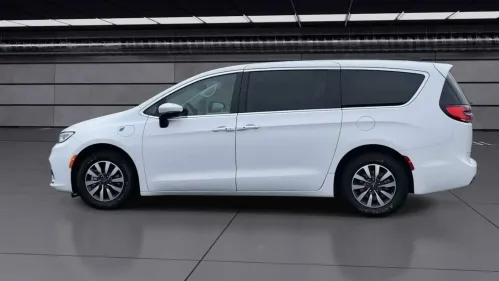 2023 Chrysler Pacifica 2C4RC1L70PR575812