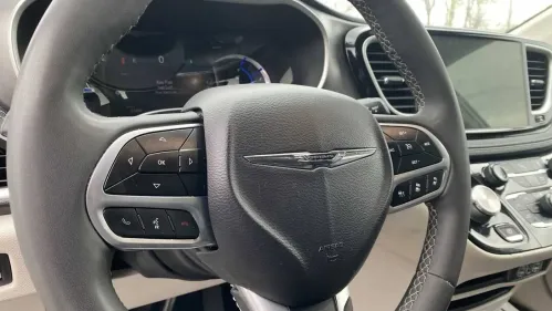2023 Chrysler Pacifica 2C4RC1L70PR575812