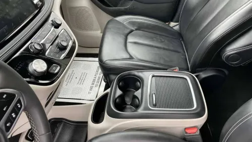 2023 Chrysler Pacifica 2C4RC1L70PR575812