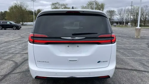2023 Chrysler Pacifica 2C4RC1L70PR575812