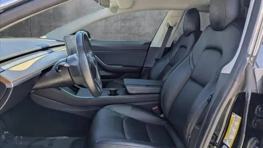 2019 Tesla Model 3 5YJ3E1EA5KF305553