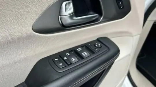 2023 Chrysler Pacifica 2C4RC1L72PR559093