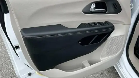 2023 Chrysler Pacifica 2C4RC1L72PR559093