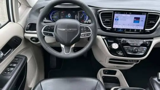 2023 Chrysler Pacifica 2C4RC1L72PR559093