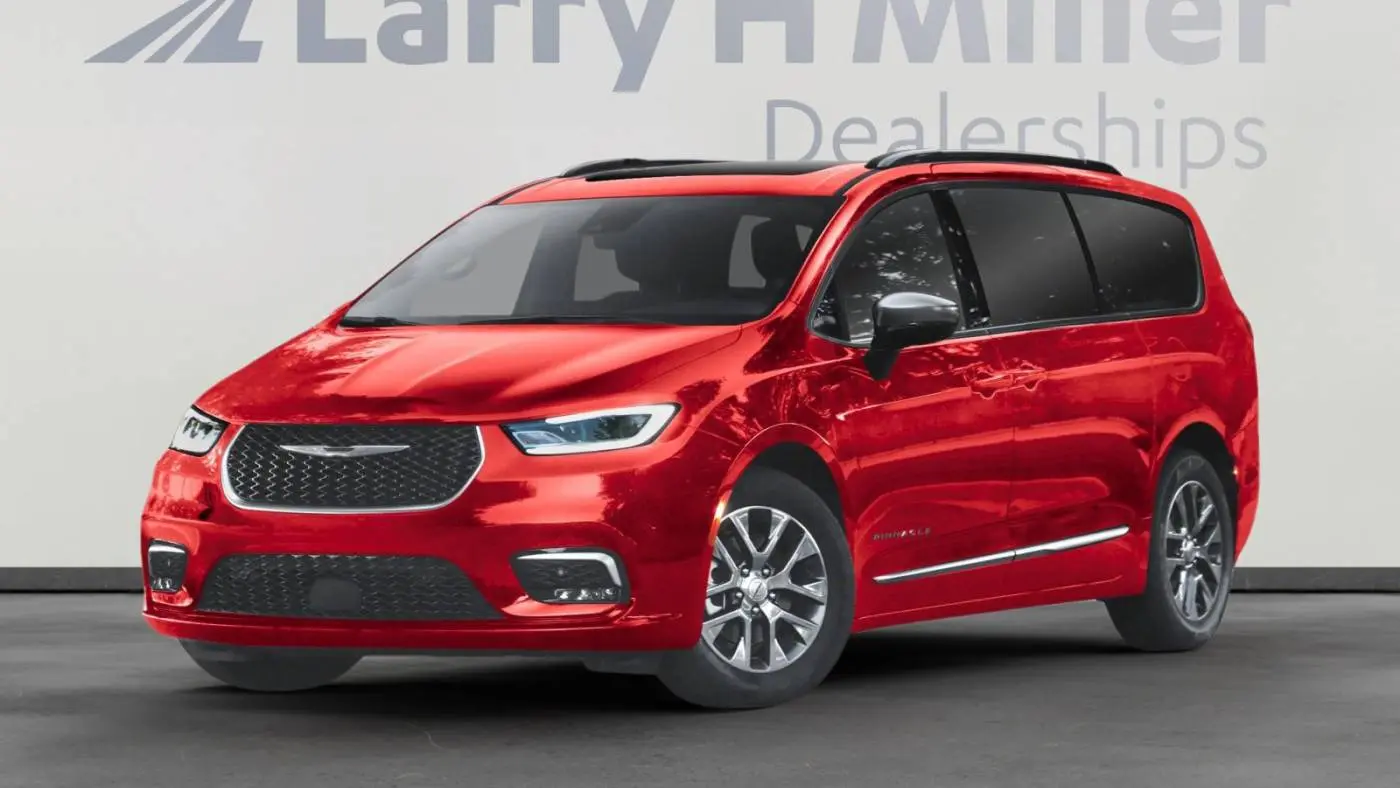 2025 Chrysler Pacifica 2C4RC1S70SR576114