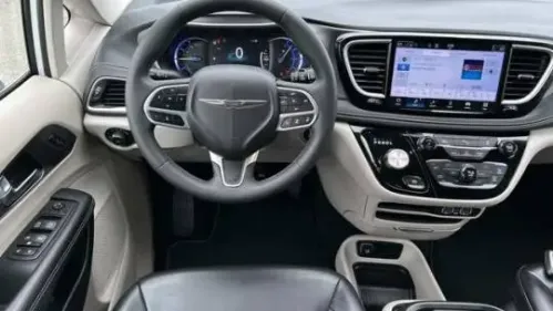 2023 Chrysler Pacifica 2C4RC1L72PR559093