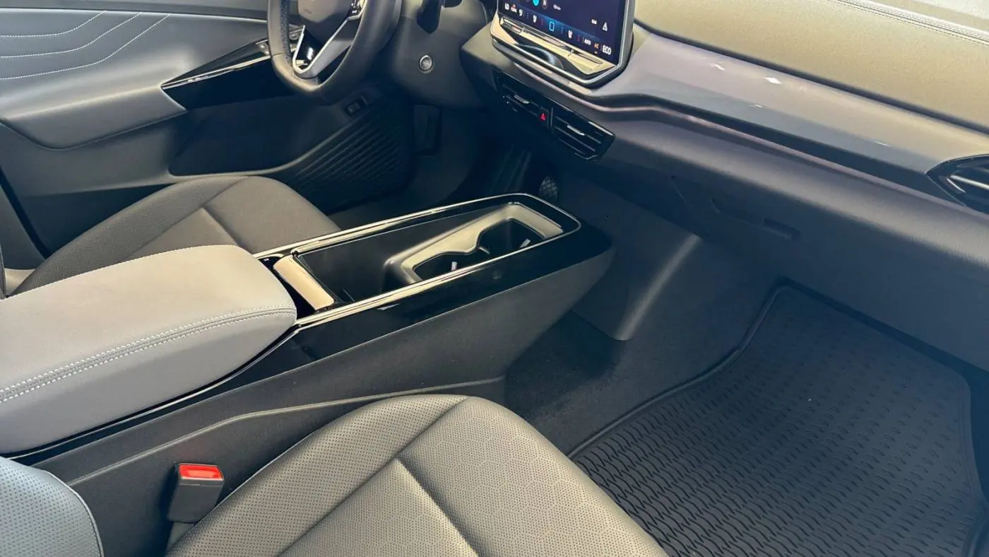 2025 Volkswagen ID.4 1V2VRPE86SC003701