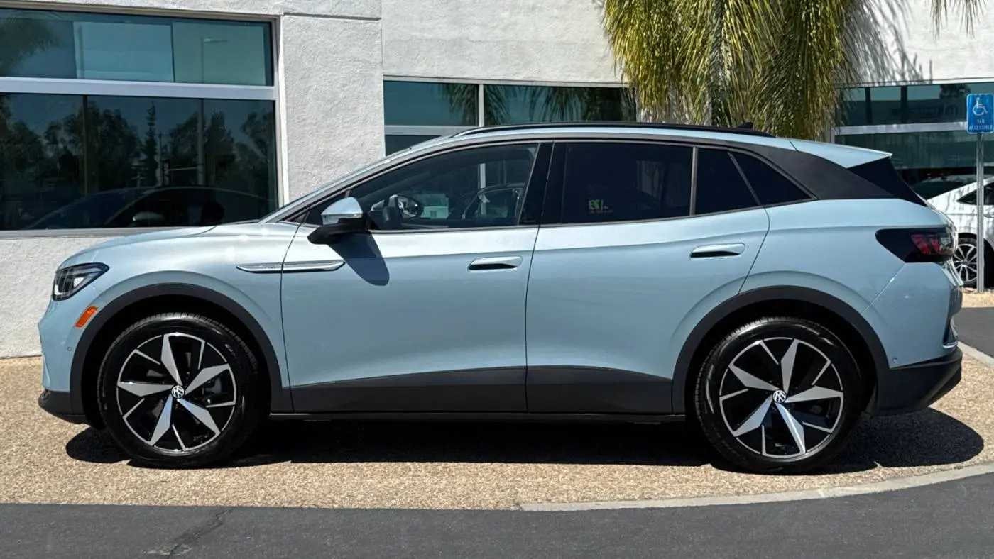 2025 Volkswagen ID.4 1V2VRPE86SC003701